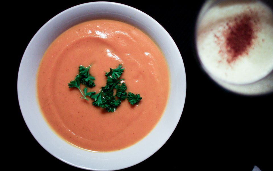Cheesy Potato Cauliflower Soup