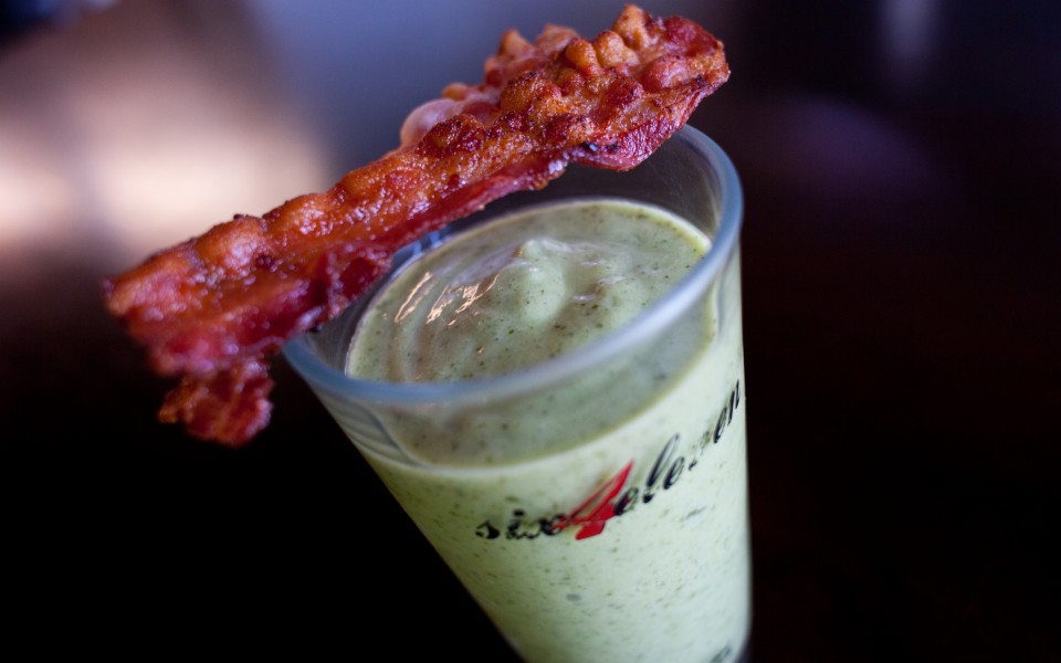 Bacon and egg green smoothie