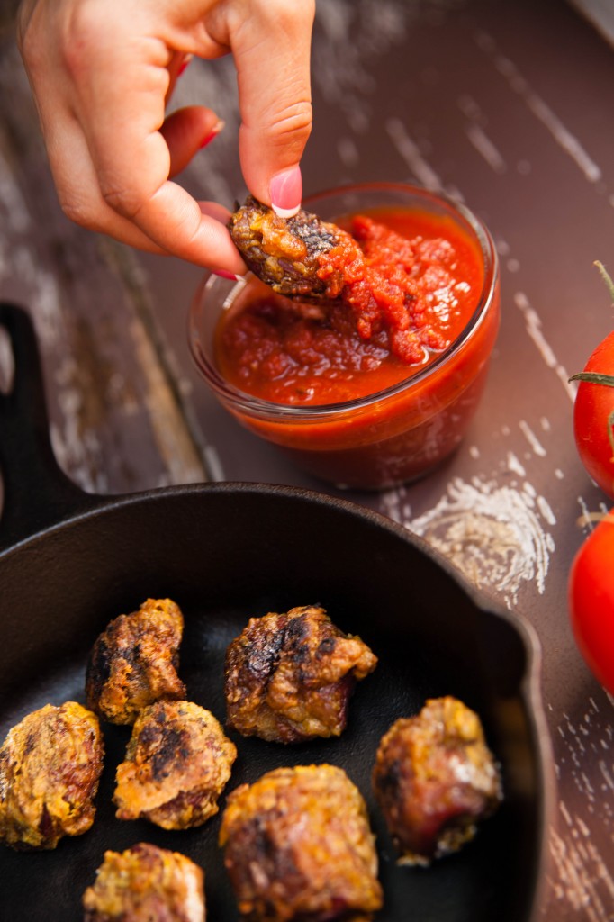 Crispy Curry Duck Gizzards with Spicy Paleo Marinara Sauce