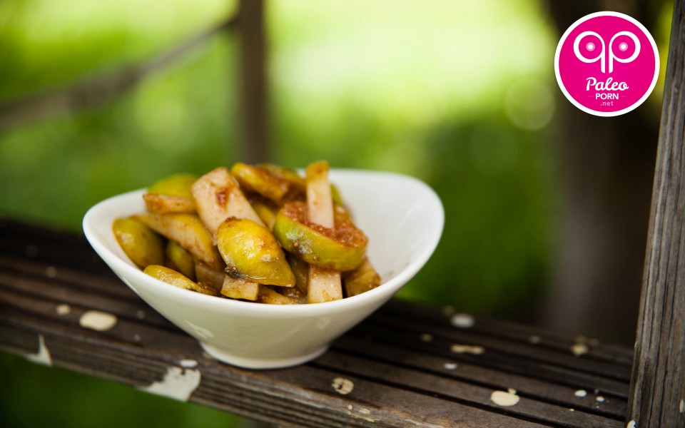 Paleo Recipe Fig & Pear in a Bowl