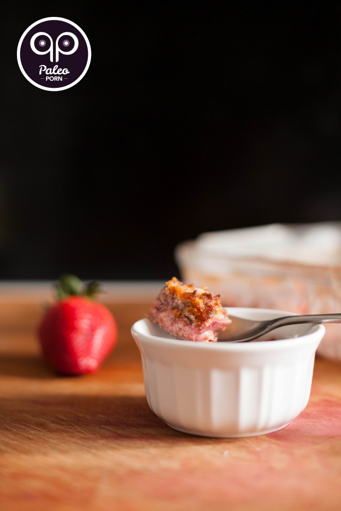 Paleo Strawberry Rhubarb Crumble